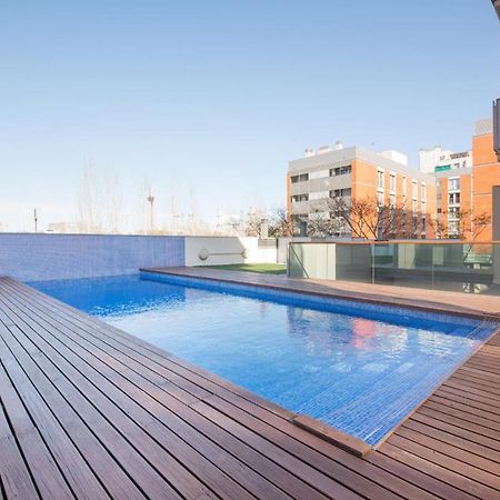 Large Terrace Luxury Apartment Сан-Адриан-де-Бесос Экстерьер фото