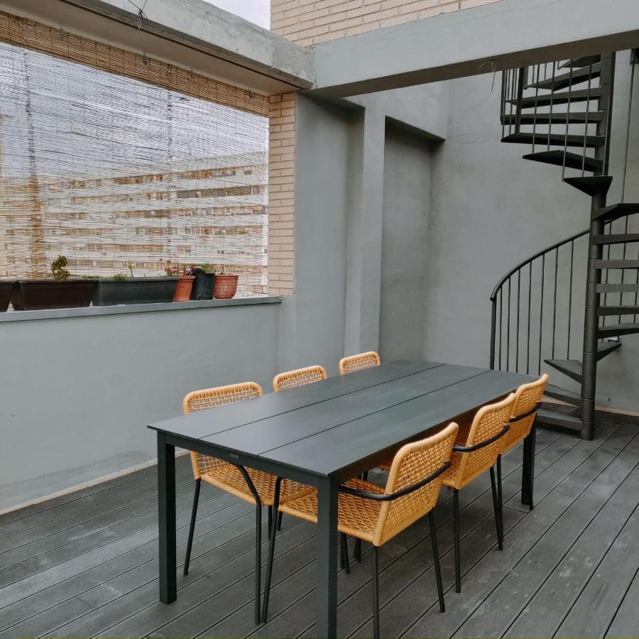 Large Terrace Luxury Apartment Сан-Адриан-де-Бесос Экстерьер фото